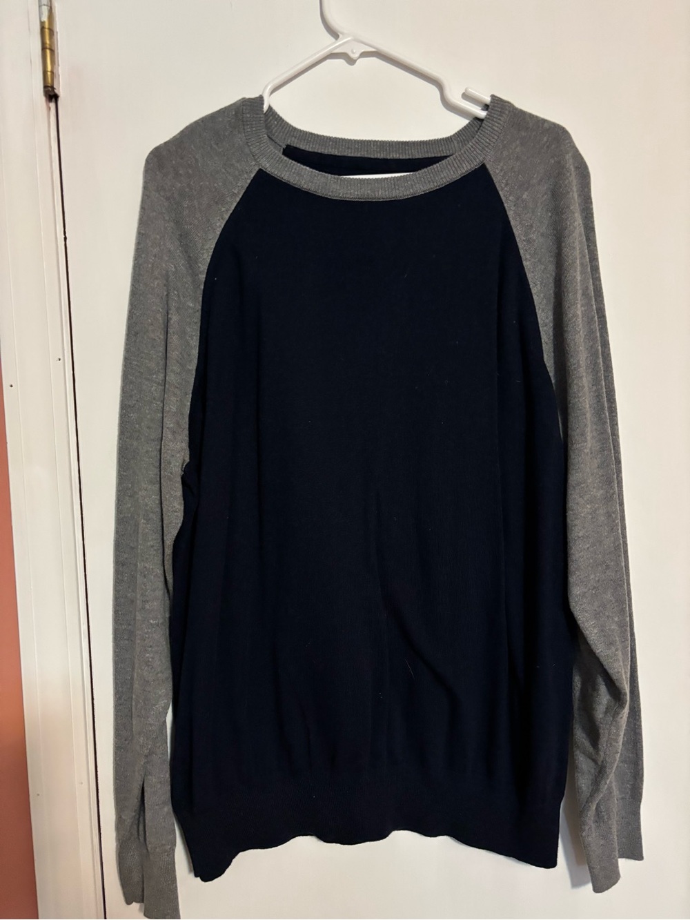 Old Navy Navy Body with Gray Raglan Crewneck Sweater